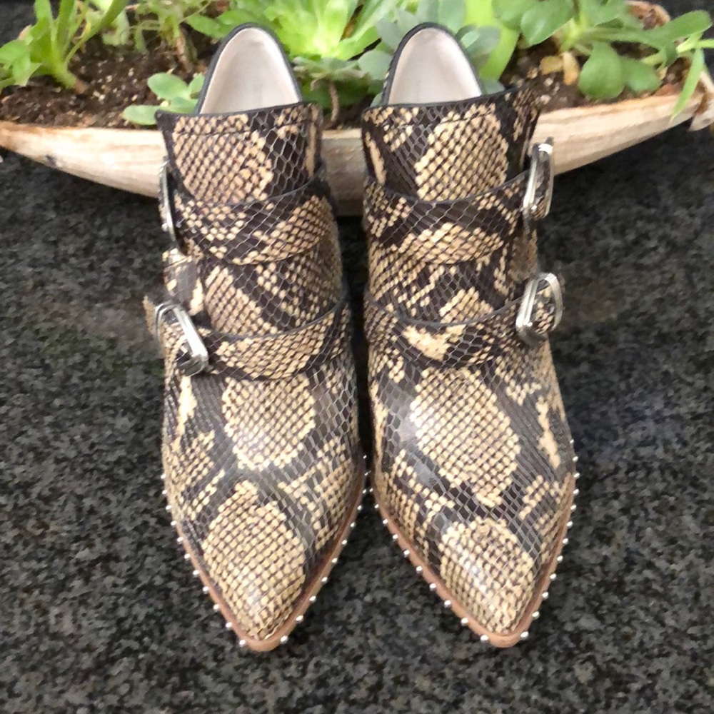Gianni Bini Snake print Bootie